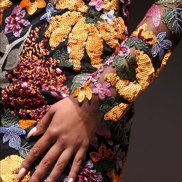 Dress - Picture 3 of 13